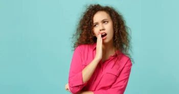 กลิ่นปากเกิดจากอะไร ? รวม 5 วิธีแก้กลิ่นปากอย่างได้ผล !